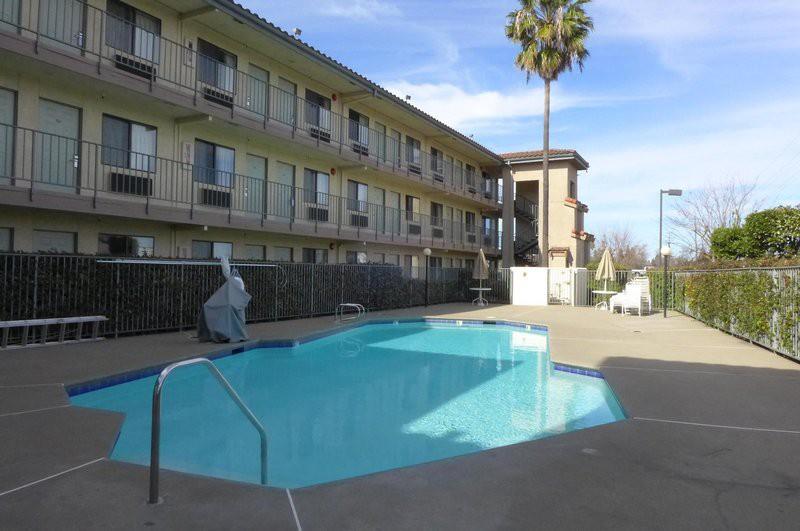 Rodeway Inn Sacramento-University Area Екстериор снимка