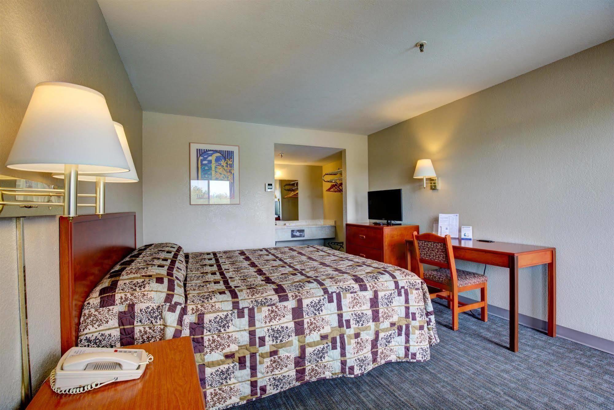 Rodeway Inn Sacramento-University Area Екстериор снимка